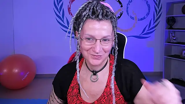 Snapshot of UmaSpace chatting on September 30, 1:05 pm UmaSpace online show from September 30, 1:05 pm