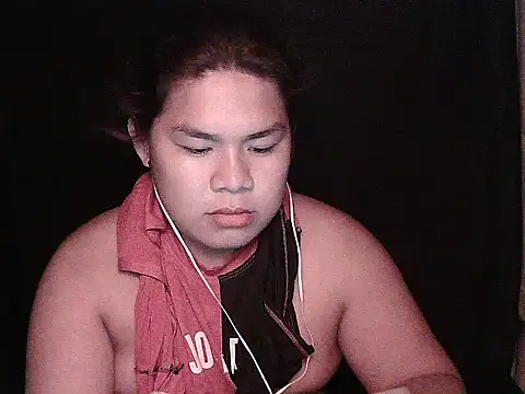 Huntrix2025 online show from May 19, 3:07 pm