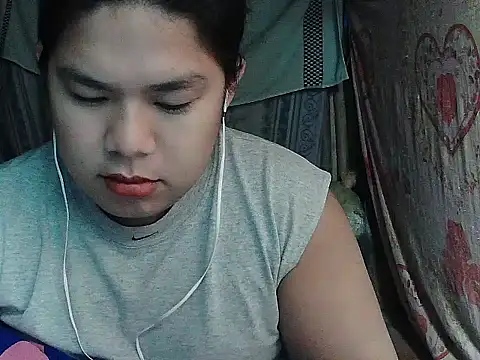 Huntrix2025 online show from May 28, 9:12 pm