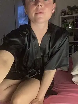 Snapshot of Mia_Winters chatting on October 22, 5:45 pm Mia Winters online show from October 22, 5:45 pm