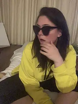 Snapshot of Mia_Winters chatting on June 14, 9:39 pm Mia Winters online show from June 14, 9:39 pm