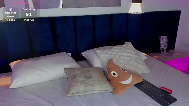 SharonLovee online show from March 25, 10:27 pm