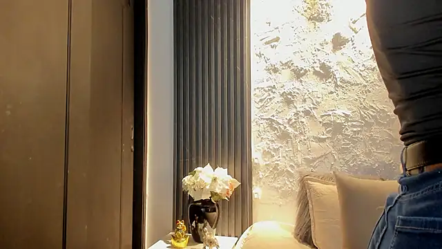 joselin rouse online show from February 11, 12:10 pm