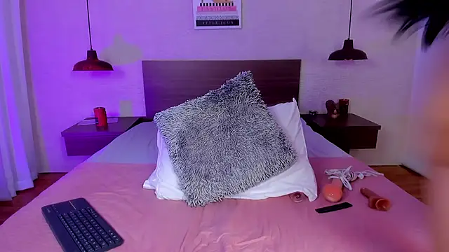 cloehill  online show from December 18, 11:38 am