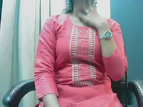 Snapshot of short_girl_ chatting on October 10, 4:39 pm short girl  online show from October 10, 4:39 pm