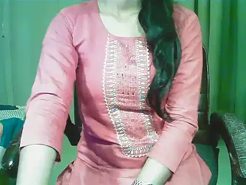 short girl  online show from January 15, 4:55 pm