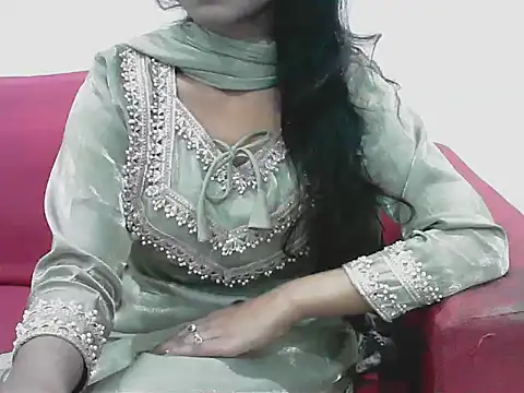 short girl  online show from February 2, 8:07 pm