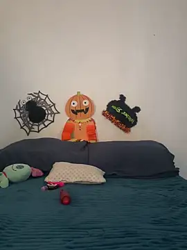 Nicol X online show from October 16, 5:25 pm