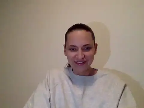 Snapshot of Ysolveni chatting on October 31, 11:06 pm Ysolveni online show from October 31, 11:06 pm