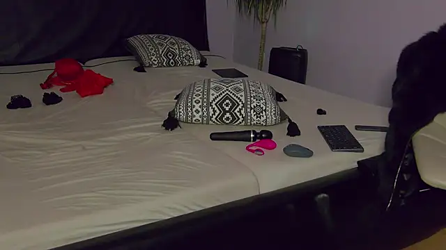 LustfulSin  online show from November 3, 7:26 pm