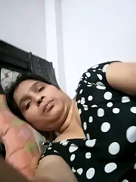aliya-jaan71 online show from May 4, 9:38 am