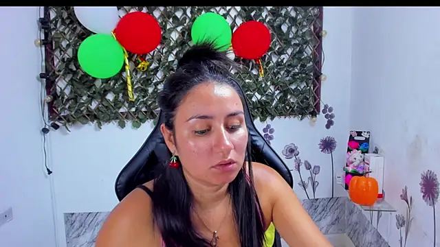 Luna021 1 online show from November 1, 7:38 pm