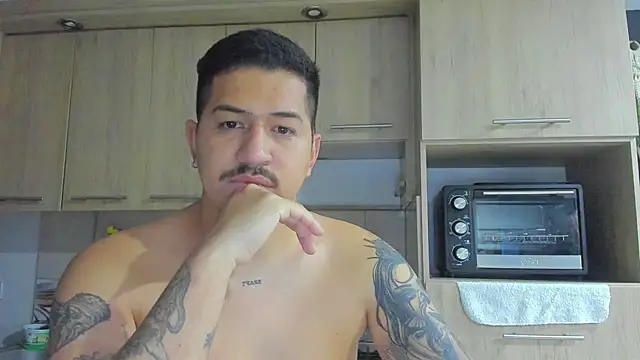 Snapshot of Arnolwilliams chatting on October 9, 10:30 pm Arnolwilliams online show from October 9, 10:30 pm