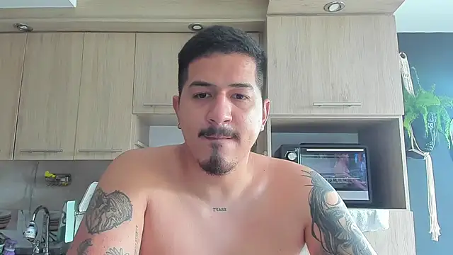 Snapshot of Arnolwilliams chatting on October 14, 7:25 pm Arnolwilliams online show from October 14, 7:25 pm