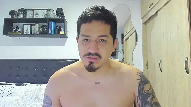 Snapshot of Arnolwilliams chatting on October 28, 12:25 am Arnolwilliams online show from October 28, 12:25 am