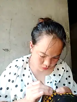 emilyzz online show from March 31, 8:04 am