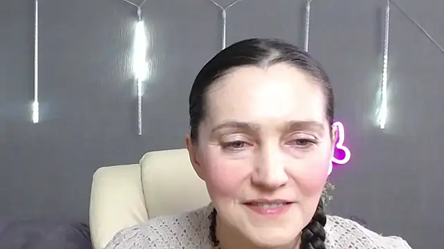 TayaFinch online show from March 22, 1:14 pm