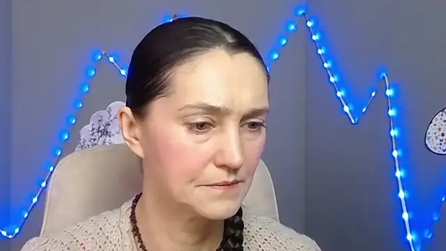 TayaFinch online show from March 31, 11:10 am