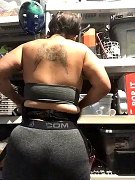 Snapshot of juiicy001 chatting on October 11, 2:04 pm juiicy001 online show from October 11, 2:04 pm