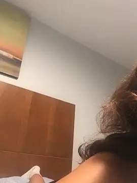 Snapshot of juiicy001 chatting on November 9, 10:35 am juiicy001 online show from November 9, 10:35 am