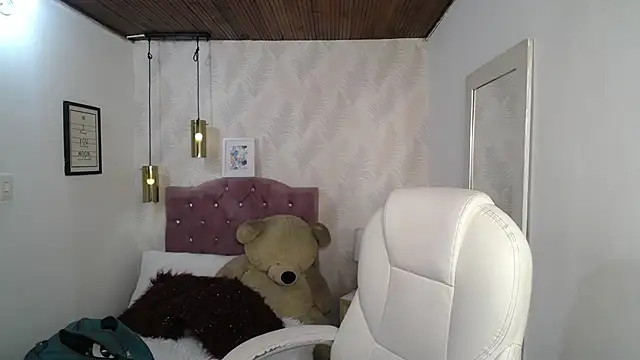 alllyson  online show from January 10, 7:48 pm