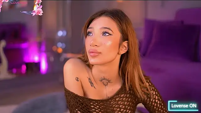 Snapshot of SiennaJayden chatting on October 25, 5:40 pm SiennaJayden online show from October 25, 5:40 pm