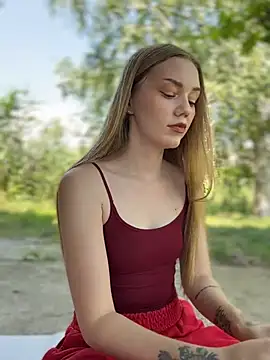 MilaMoone online show from June 23, 9:40 am