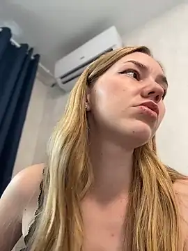 MilaMoone online show from August 2, 11:19 am