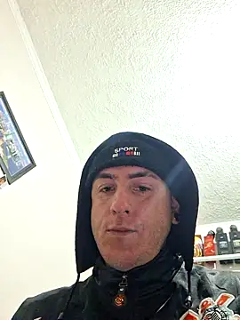 Snapshot of Bottz777 chatting on October 24, 10:00 am Bottz777 online show from October 24, 10:00 am