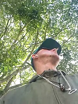 Snapshot of Bottz777 chatting on November 12, 11:10 am Bottz777 online show from November 12, 11:10 am