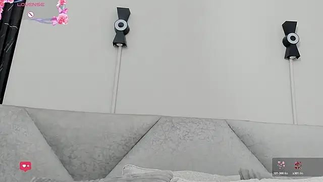 Naomi Rousse online show from February 9, 12:53 pm