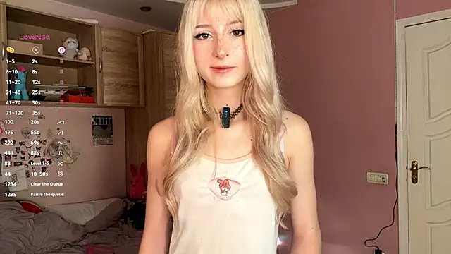 FridaAaberg online show from November 16, 7:03 am