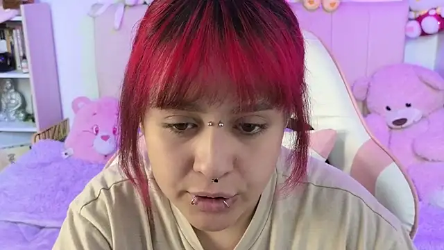 Snapshot of NekoWaifu chatting on July 21, 5:26 pm NekoWaifu online show from July 21, 5:26 pm