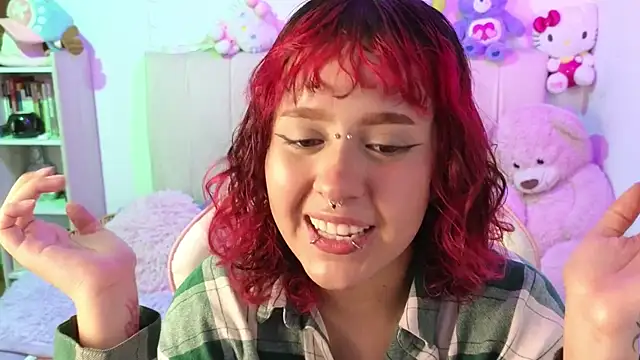Snapshot of NekoWaifu chatting on July 28, 6:20 pm NekoWaifu online show from July 28, 6:20 pm