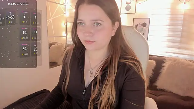 sophiee09  online show from December 16, 2:00 pm