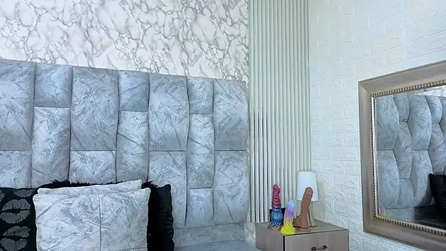 sofiagutierrez   online show from October 6, 3:15 am