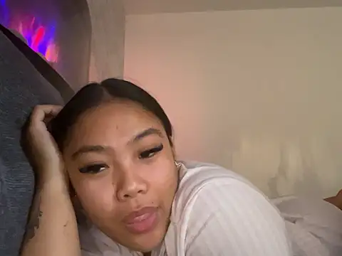 Snapshot of MissCherryyxox chatting on September 18, 8:16 am MissCherryyxox online show from September 18, 8:16 am