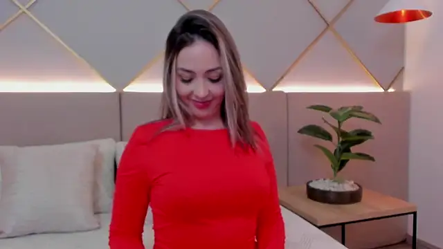 SophieeMills online show from January 14, 10:58 pm