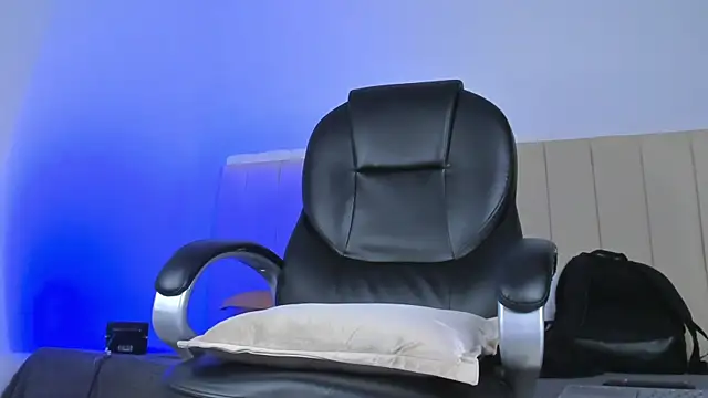denis munera online show from June 17, 3:57 pm