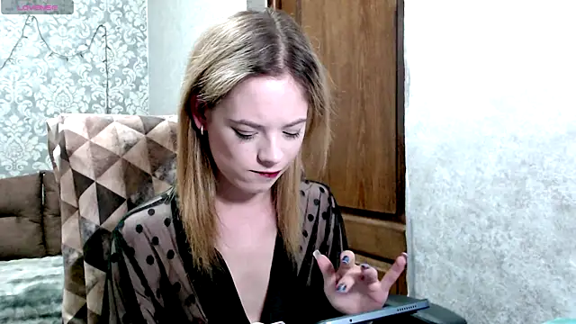 Kate  Loves online show from July 18, 7:28 pm