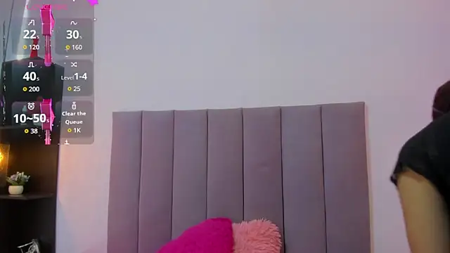 HoollyHendrix online show from October 21, 7:58 pm