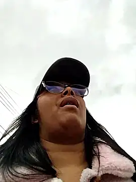 Ebony-Goddess19 online show from January 8, 8:00 pm