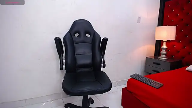 Snapshot of SkylerBigxxx chatting on September 26, 4:16 am SkylerBigxxx online show from September 26, 4:16 am