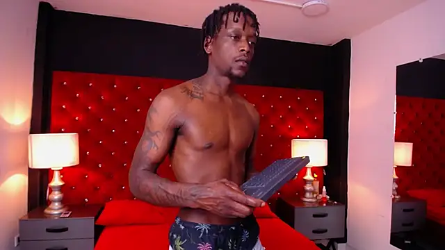 Snapshot of SkylerBigxxx chatting on October 29, 7:15 pm SkylerBigxxx online show from October 29, 7:15 pm