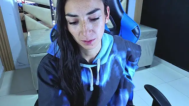 Maily a  online show from April 11, 3:11 am