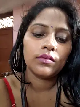 Jasmine Januja online show from May 15, 11:45 pm