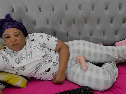 massive booty25 online show from December 17, 7:03 am