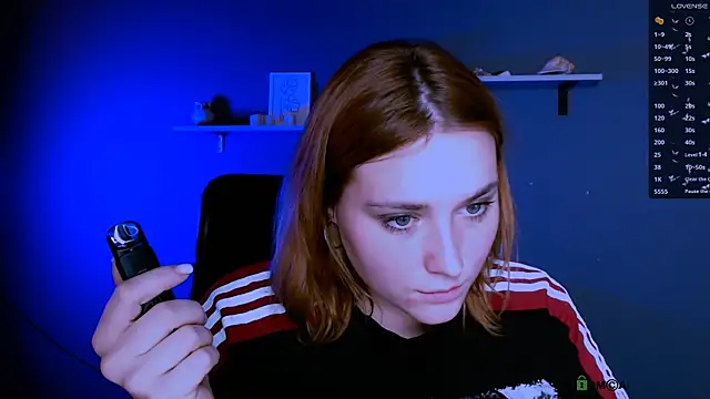 casey meow  online show from December 4, 9:40 am