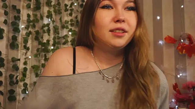 Snapshot of cheeky_cherry_juice chatting on November 3, 1:01 pm cheeky cherry juice online show from November 3, 1:01 pm