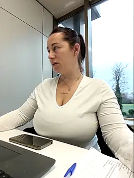 bichota85 online show from December 23, 9:07 am